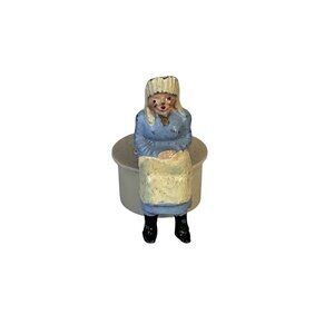 Vtg Manoil Lead Figure Farm Woman Seated Washing Clothes 1.75" Tall GC